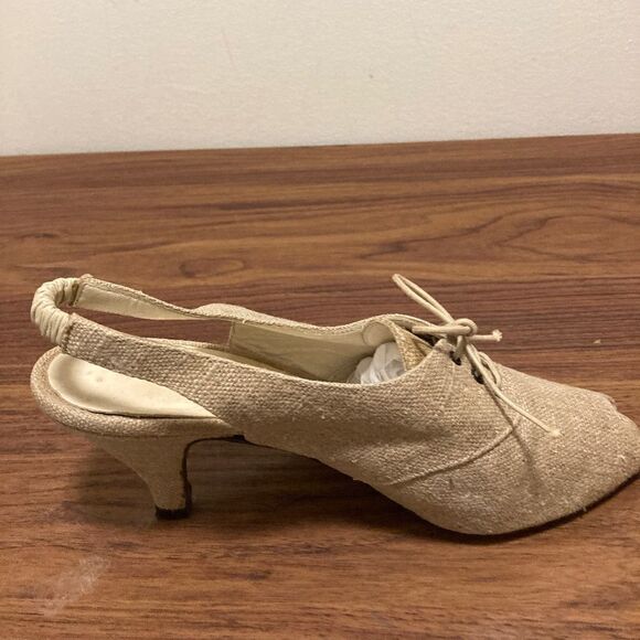Joan Vass Ladies Cream Linen Peep Toe Heels. Size 7. - Picture 2 of 7